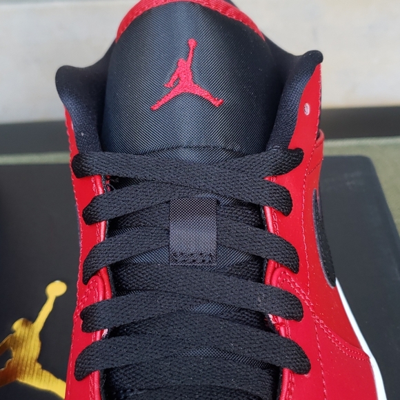 AIR JORDAN 1 LOW - Picture 9 of 17